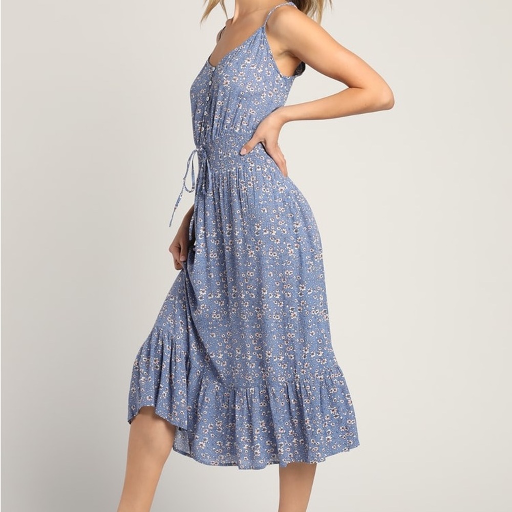 NWT! Lulu’s Life is Sweet Blue Floral Print Tiered Midi Dress